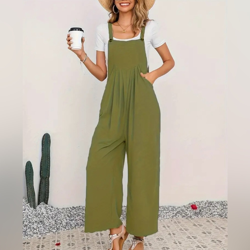 Sleeveless, long jumpsuit